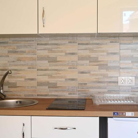 Elem apartmani Skver Tuzla Exteriör bild