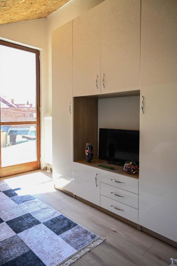 Elem apartmani Skver Tuzla Exteriör bild