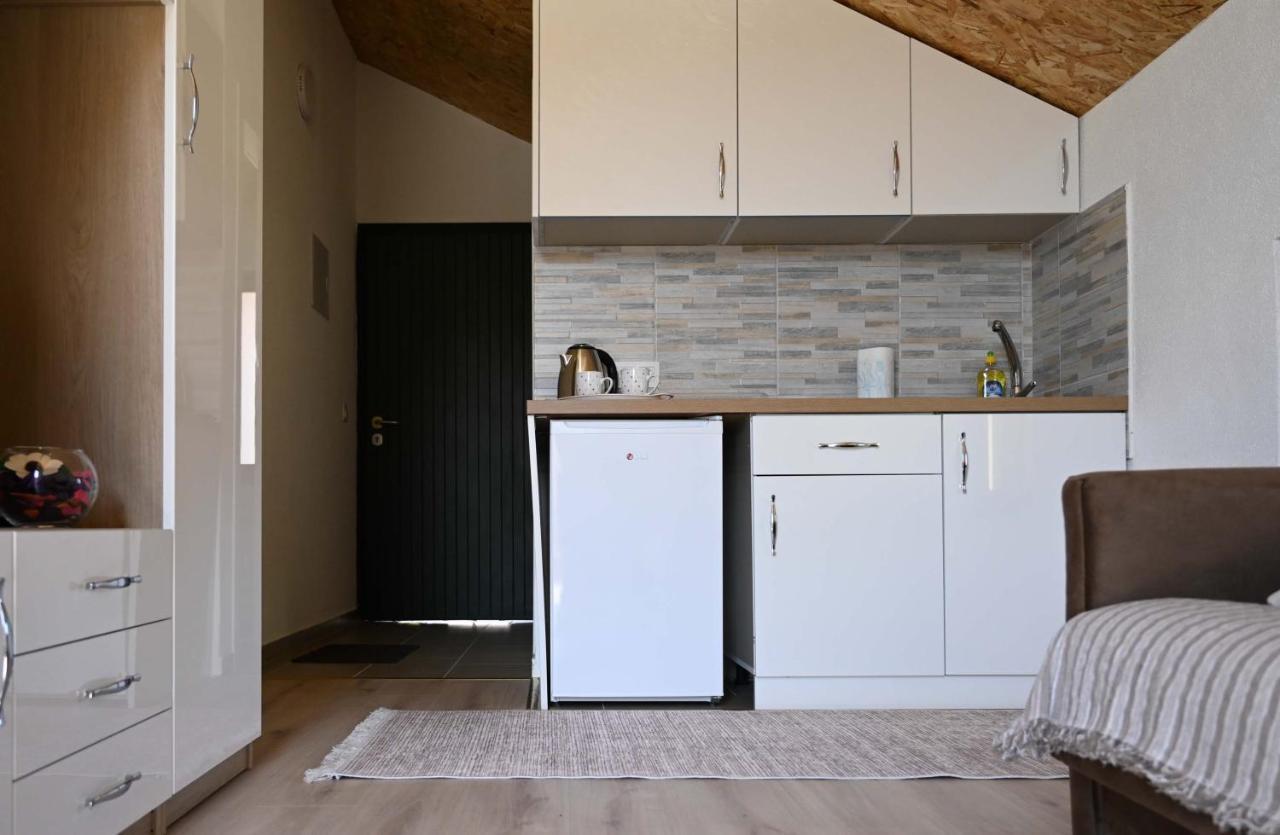 Elem apartmani Skver Tuzla Exteriör bild