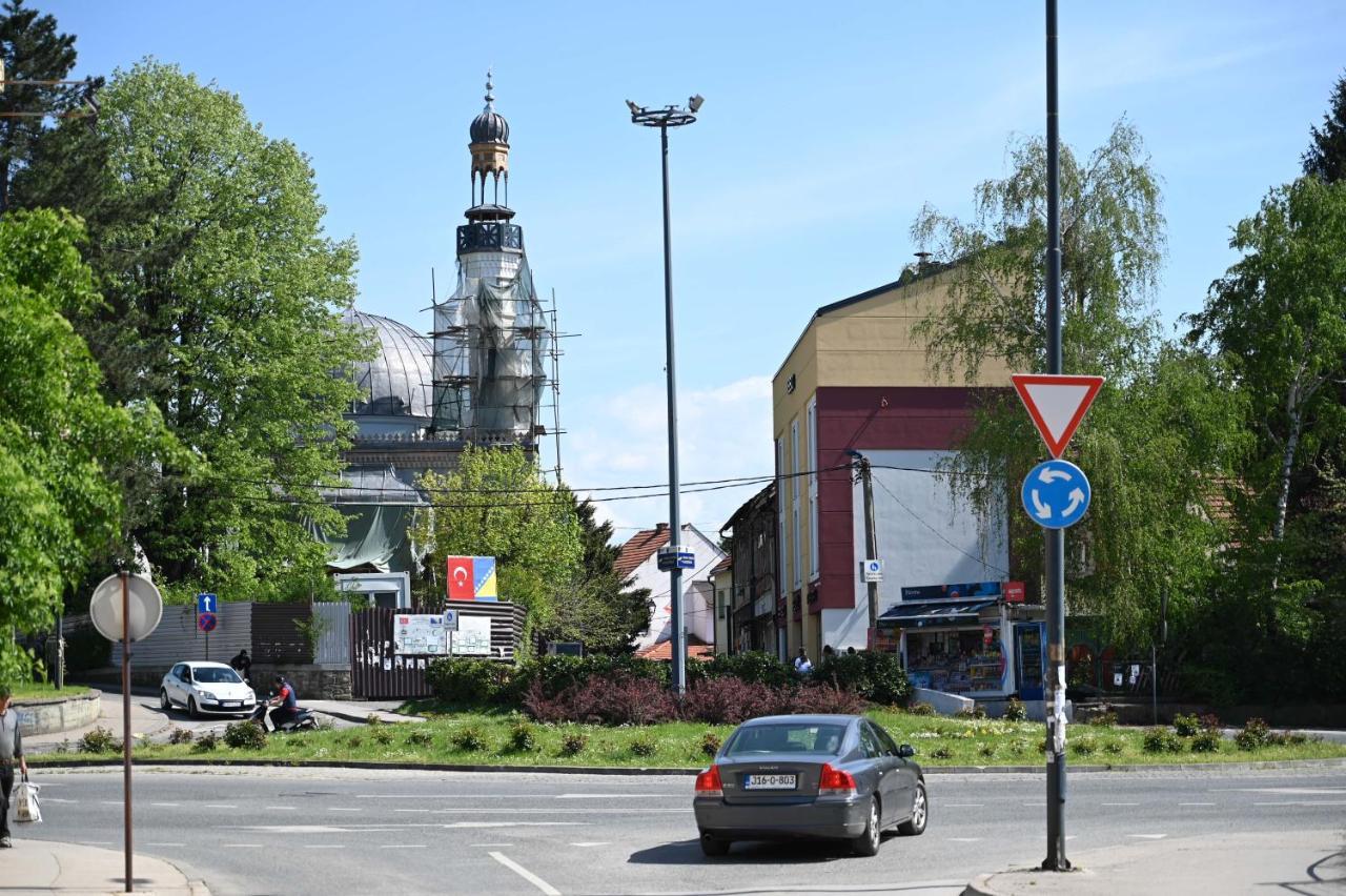 Elem apartmani Skver Tuzla Exteriör bild