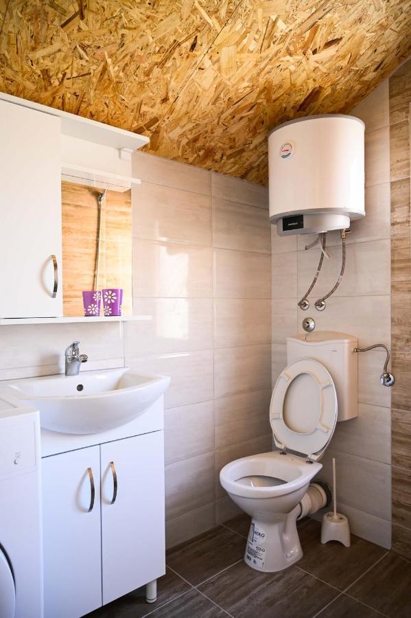 Elem apartmani Skver Tuzla Exteriör bild