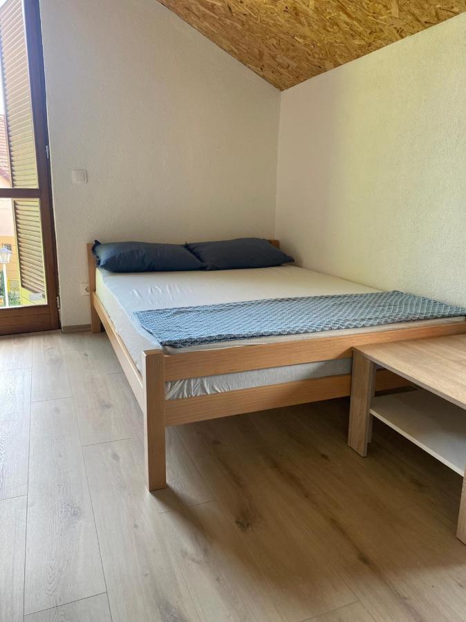 Elem apartmani Skver Tuzla Exteriör bild